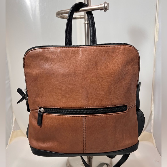 ili New York Small Backpack Toffee/Black - Picture 2 of 13